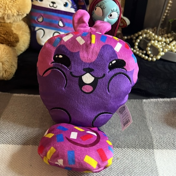 Dogs Vs Squirls 6inch Chonk * Nibbles * Bean filled Plushie - Picture 1 of 10